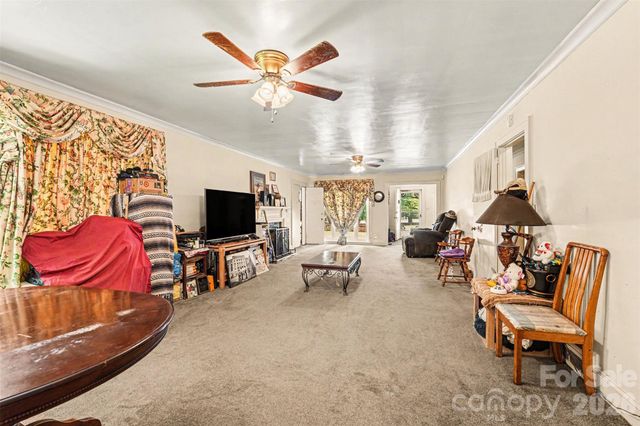 1612 Statesville Boulevard, Salisbury, NC 28144