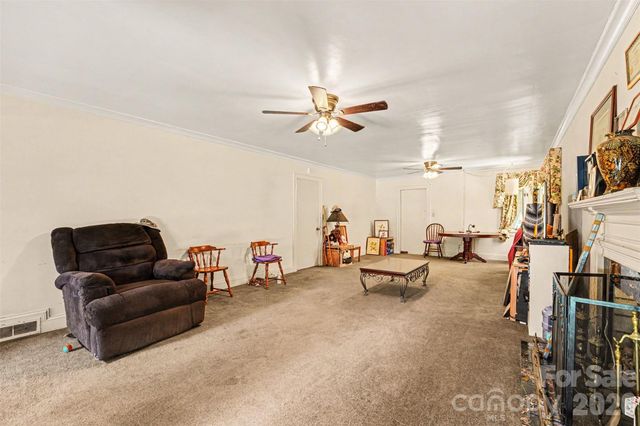 1612 Statesville Boulevard, Salisbury, NC 28144