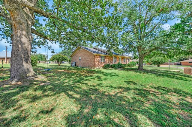 801 Pampa Street, Sulphur Springs, TX 75482