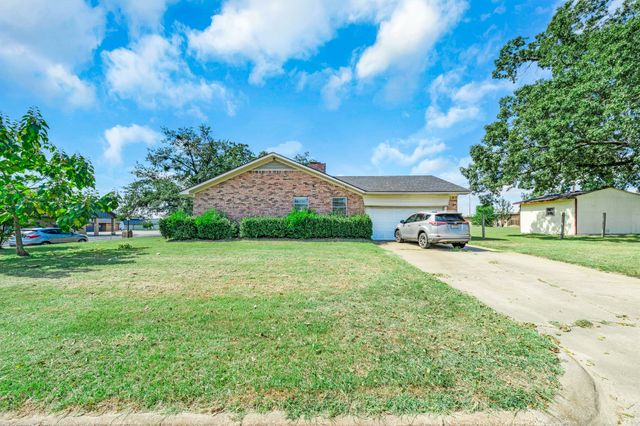 801 Pampa Street, Sulphur Springs, TX 75482