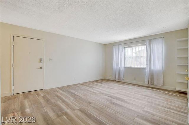 3841 Daisy Street 19, Las Vegas, NV 89119