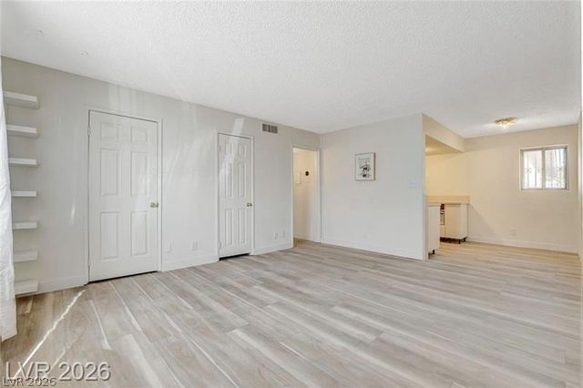 3841 Daisy Street 19, Las Vegas, NV 89119