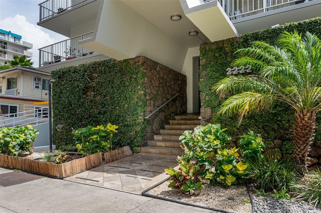 2222 Aloha Drive 104, Honolulu, HI 96815