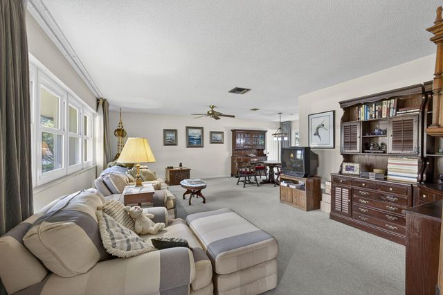 19 E Arch Drive, Lake Worth, FL 33467