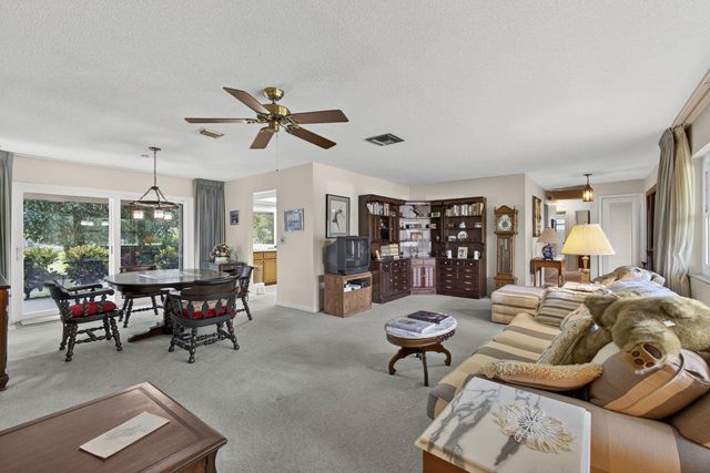 19 E Arch Drive, Lake Worth, FL 33467