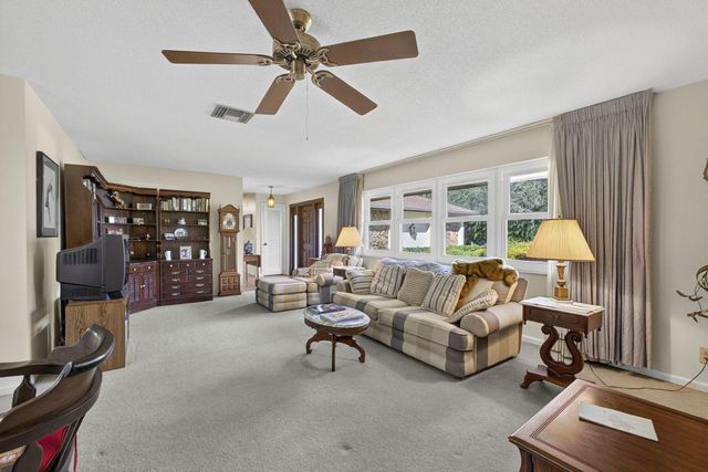 19 E Arch Drive, Lake Worth, FL 33467