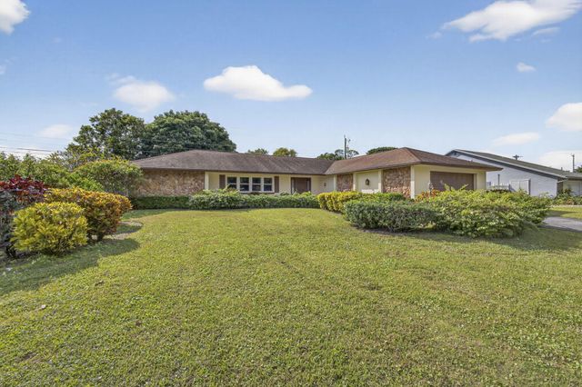 19 E Arch Drive, Lake Worth, FL 33467