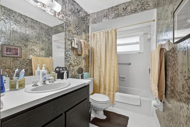 19 E Arch Drive, Lake Worth, FL 33467