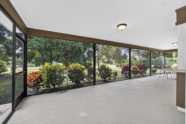 19 E Arch Drive, Lake Worth, FL 33467