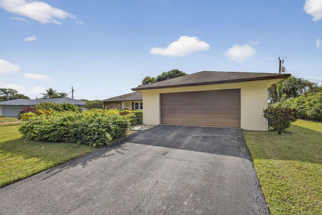 19 E Arch Drive, Lake Worth, FL 33467