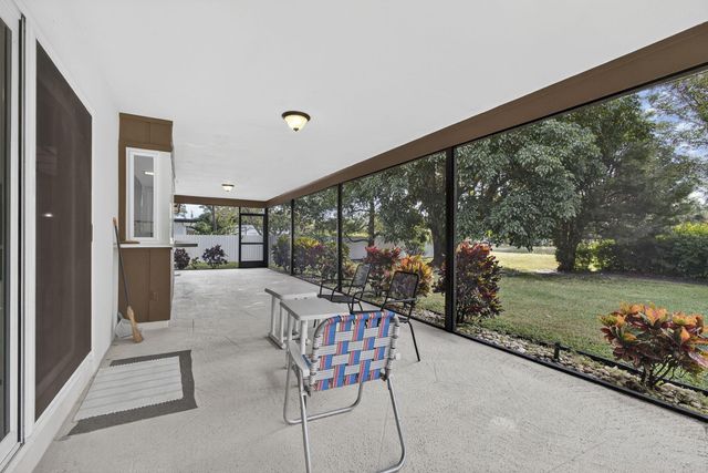 19 E Arch Drive, Lake Worth, FL 33467