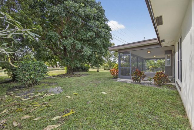 19 E Arch Drive, Lake Worth, FL 33467