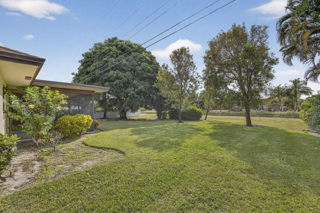 19 E Arch Drive, Lake Worth, FL 33467