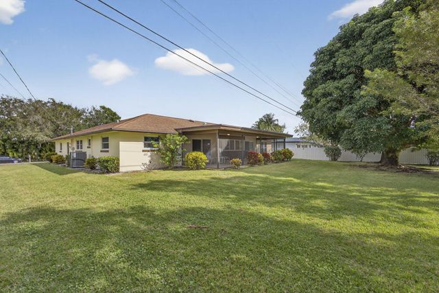 19 E Arch Drive, Lake Worth, FL 33467