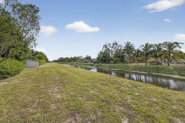 19 E Arch Drive, Lake Worth, FL 33467