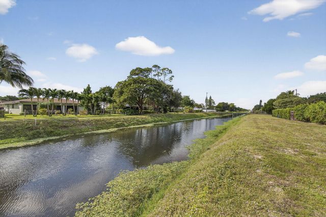 19 E Arch Drive, Lake Worth, FL 33467