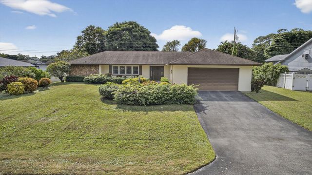 19 E Arch Drive, Lake Worth, FL 33467