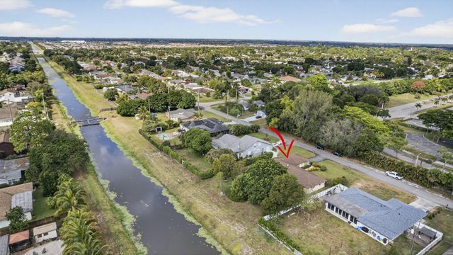 19 E Arch Drive, Lake Worth, FL 33467