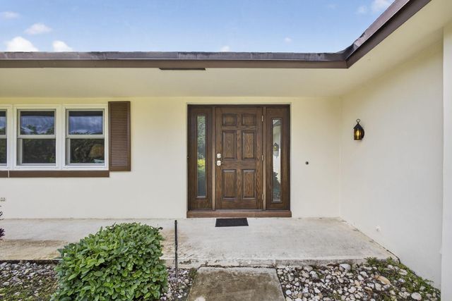 19 E Arch Drive, Lake Worth, FL 33467