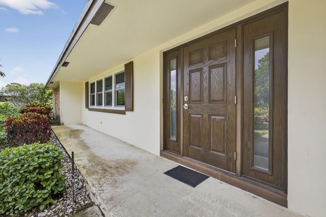 19 E Arch Drive, Lake Worth, FL 33467
