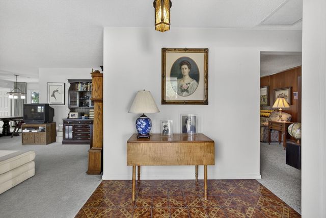 19 E Arch Drive, Lake Worth, FL 33467