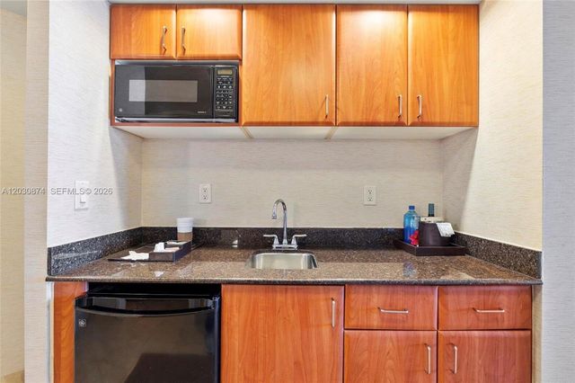 18001 Collins Avenue 1010, Sunny Isles Beach, FL 33160