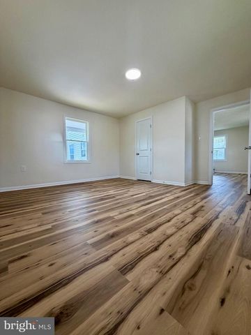 619 BRANCH ST, Strasburg, VA 22657