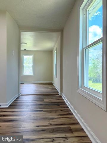 619 BRANCH ST, Strasburg, VA 22657