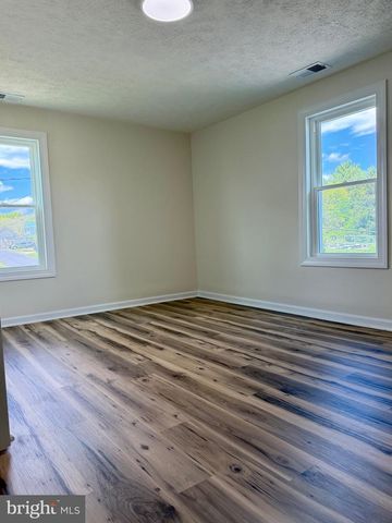619 BRANCH ST, Strasburg, VA 22657