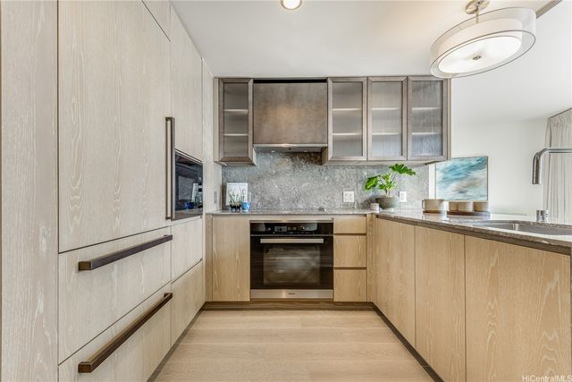1000 Auahi Street 3106, Honolulu, HI 96814