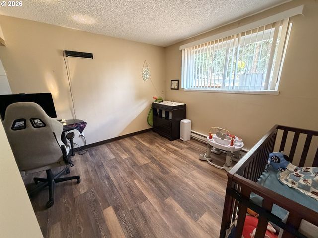 21123 Se MORRISON St, Gresham, OR 97030