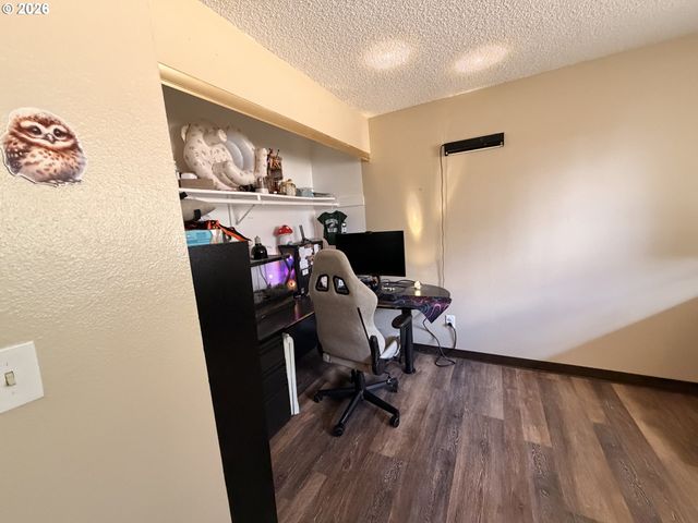 21123 Se MORRISON St, Gresham, OR 97030