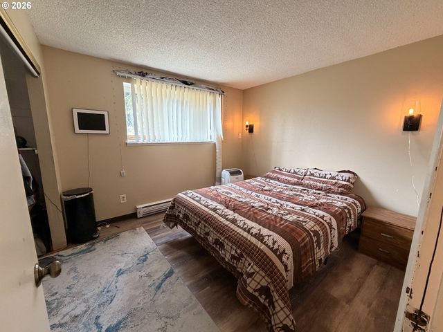21123 Se MORRISON St, Gresham, OR 97030