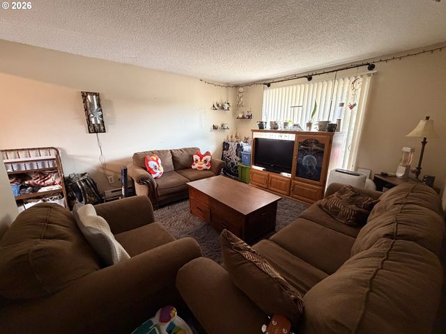 21123 Se MORRISON St, Gresham, OR 97030