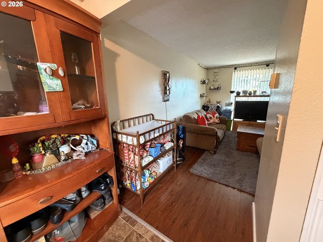 21123 Se MORRISON St, Gresham, OR 97030