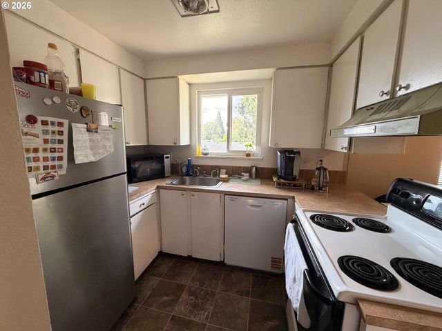 21123 Se MORRISON St, Gresham, OR 97030