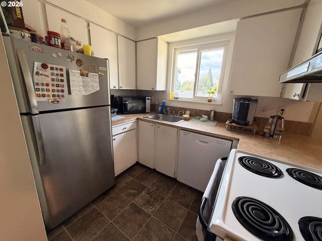 21123 Se MORRISON St, Gresham, OR 97030
