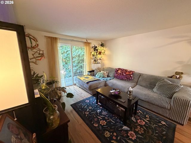 21123 Se MORRISON St, Gresham, OR 97030
