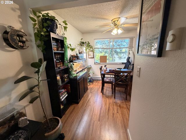 21123 Se MORRISON St, Gresham, OR 97030