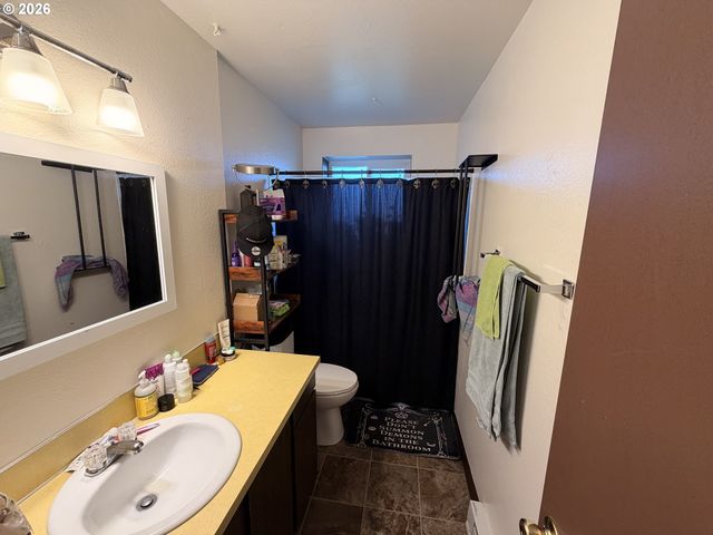 21123 Se MORRISON St, Gresham, OR 97030