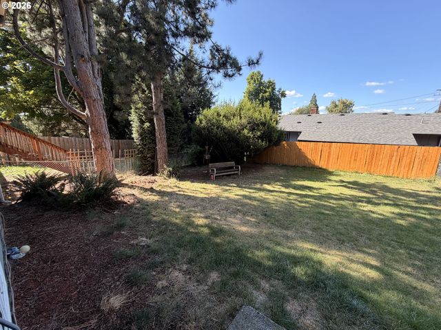 21123 Se MORRISON St, Gresham, OR 97030