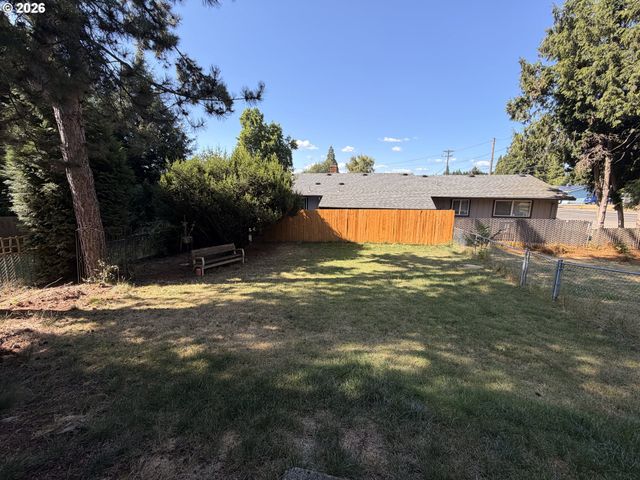 21123 Se MORRISON St, Gresham, OR 97030