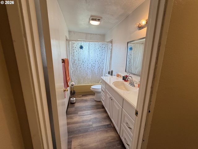 21123 Se MORRISON St, Gresham, OR 97030