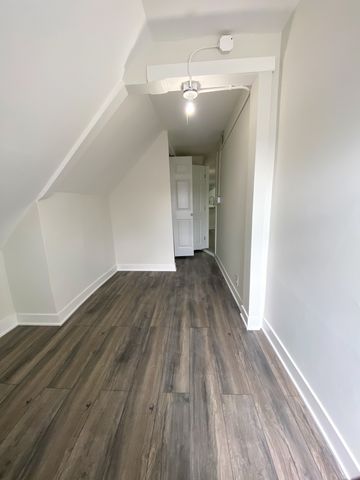 3505 W MONTROSE Avenue, Chicago, IL 60618