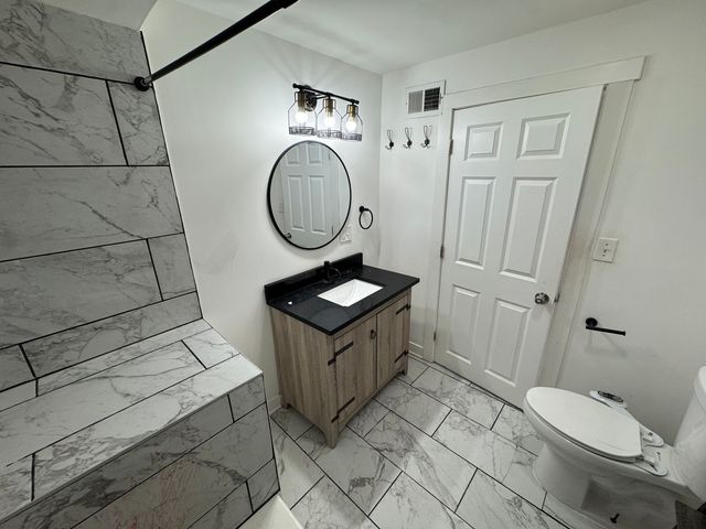 3505 W MONTROSE Avenue, Chicago, IL 60618