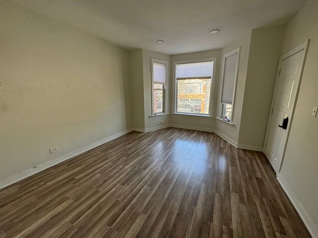 3505 W MONTROSE Avenue, Chicago, IL 60618