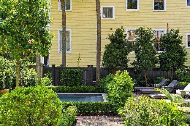 140 Queen Street, Charleston, SC 29401