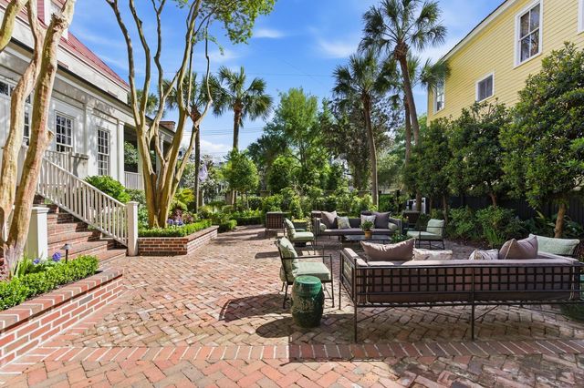 140 Queen Street, Charleston, SC 29401