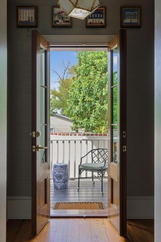 140 Queen Street, Charleston, SC 29401