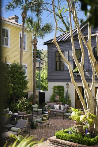 140 Queen Street, Charleston, SC 29401